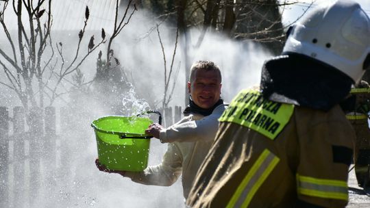 Zdjęcia z lanego poniedziałku w Borkach Nizińskich - strażacy kontra mieszkańcy Zdjęcia z lanego poniedziałku w Borkach Nizińskich - strażacy kontra mieszkańcy