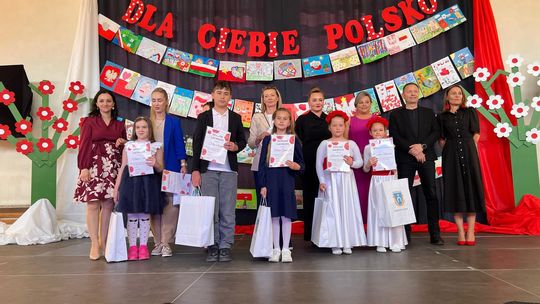I Powiatowego Konkursu Plastycznego pt. „Dla Ciebie, Polsko…” w Tuszymie[ zdjęcia]