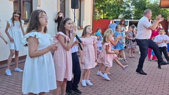 Koncert dziecięcego zespołu Promyczki Dobra w Borowej [zdjęcia]