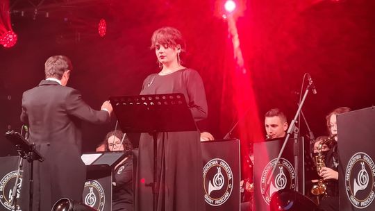 Koncert solistów i Młodzieżowej Orkiestry na terenach  zamku w Przecławiu [zdjęcia]